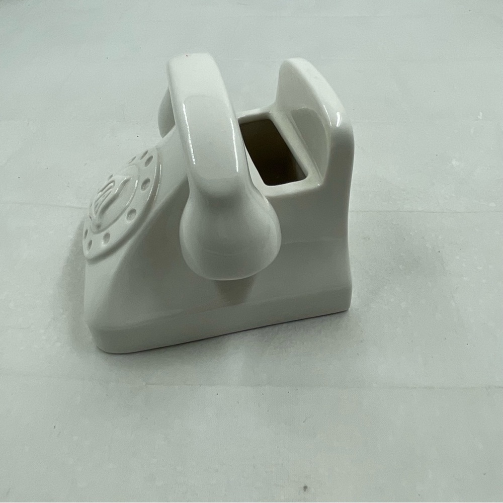 Jonathan Adler Smartphone Dock - Picture 8 of 13